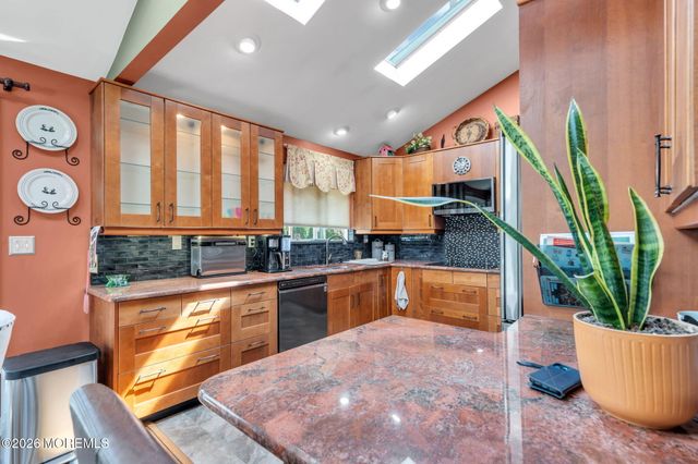 167 Cloverdale Circle, Tinton Falls, NJ 07724