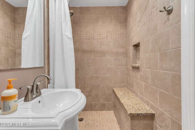 167 Cloverdale Circle, Tinton Falls, NJ 07724