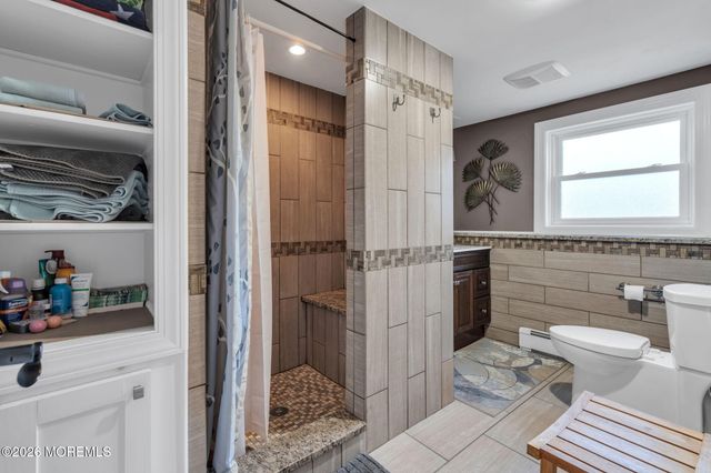 167 Cloverdale Circle, Tinton Falls, NJ 07724