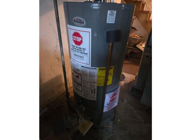 1701 W 8TH Street, Davenport, IA 52802