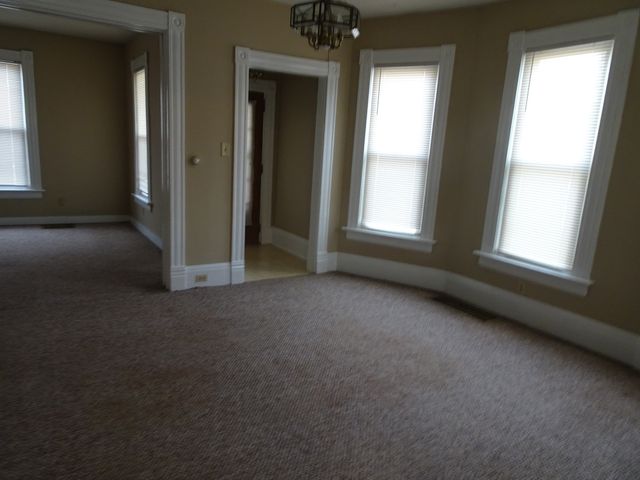 1701 W 8TH Street, Davenport, IA 52802