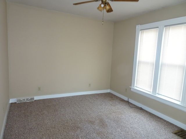 1701 W 8TH Street, Davenport, IA 52802