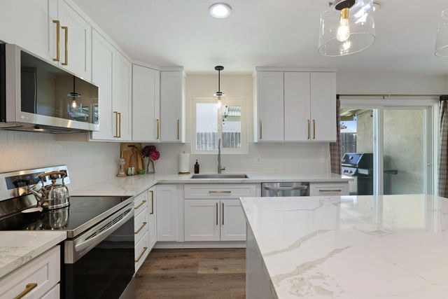 1342 7th St, Ripon, CA 95366
