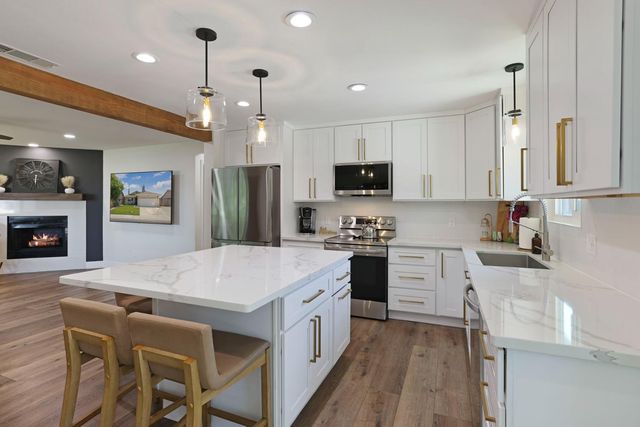 1342 7th St, Ripon, CA 95366
