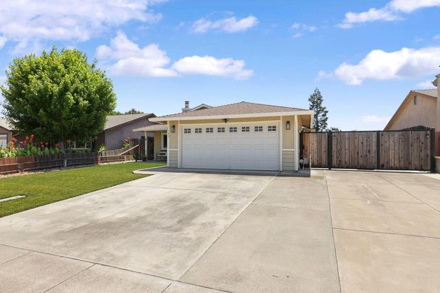 1342 7th St, Ripon, CA 95366