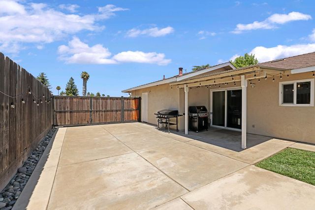 1342 7th St, Ripon, CA 95366