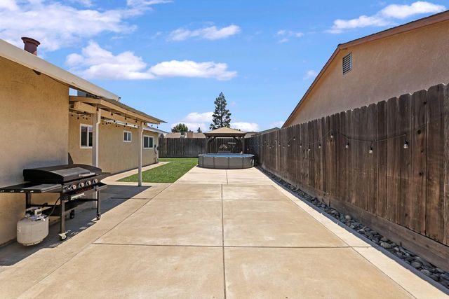 1342 7th St, Ripon, CA 95366