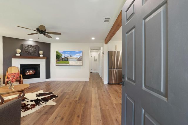 1342 7th St, Ripon, CA 95366