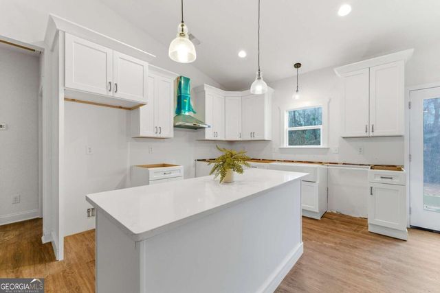 53 Clinic Road, Tate, GA 30177