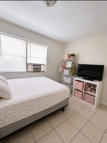 1613-1615 NW 45th St, Miami, FL 33142