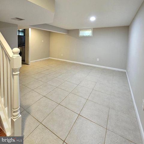 2214 ARLINGTON TER, Alexandria, VA 22303