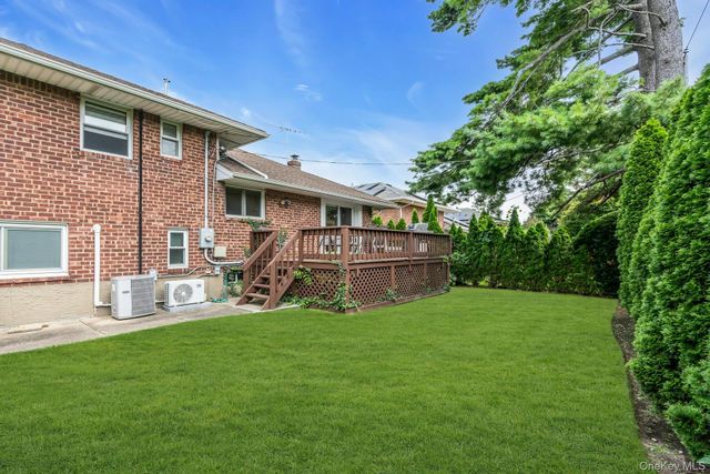 31 Bellwood Drive, New Hyde Park, NY 11040