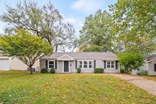 7632 Rainbow Drive, Prairie Village, KS 66208