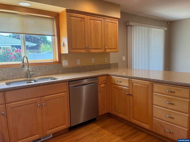 5334 Summerlake St SE, Salem, OR 97306