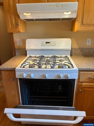 5334 Summerlake St SE, Salem, OR 97306