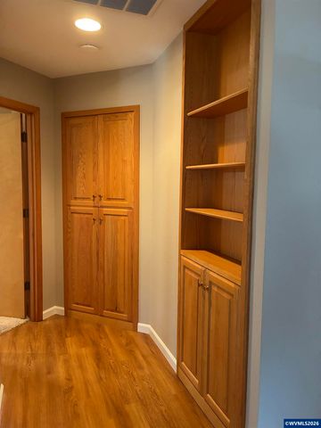 5334 Summerlake St SE, Salem, OR 97306