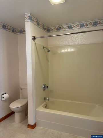 5334 Summerlake St SE, Salem, OR 97306