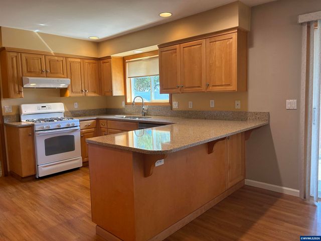 5334 Summerlake St SE, Salem, OR 97306