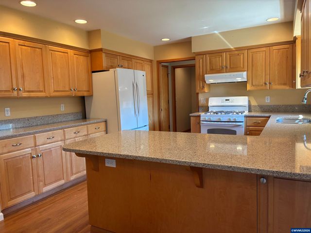 5334 Summerlake St SE, Salem, OR 97306