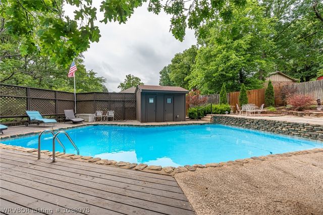1306 Hidden Valley Street, Van Buren, AR 72956