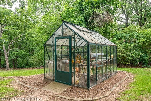1306 Hidden Valley Street, Van Buren, AR 72956