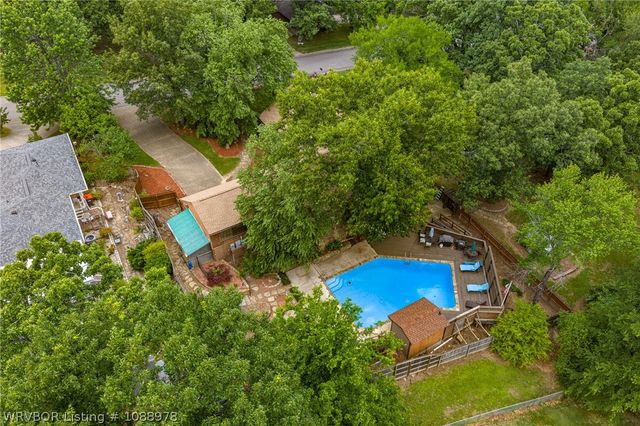 1306 Hidden Valley Street, Van Buren, AR 72956