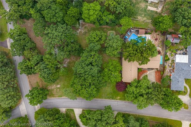 1306 Hidden Valley Street, Van Buren, AR 72956