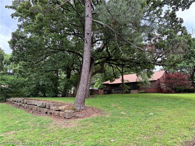1306 Hidden Valley Street, Van Buren, AR 72956
