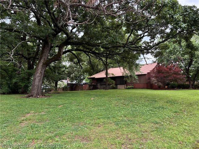 1306 Hidden Valley Street, Van Buren, AR 72956