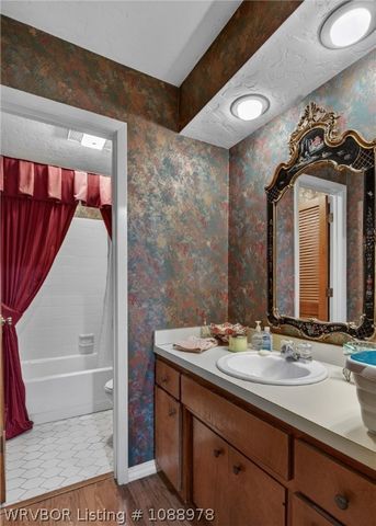 1306 Hidden Valley Street, Van Buren, AR 72956