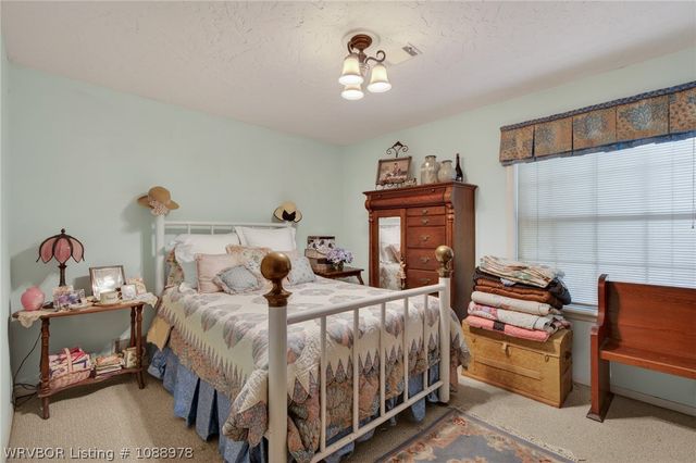 1306 Hidden Valley Street, Van Buren, AR 72956