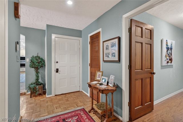 1306 Hidden Valley Street, Van Buren, AR 72956