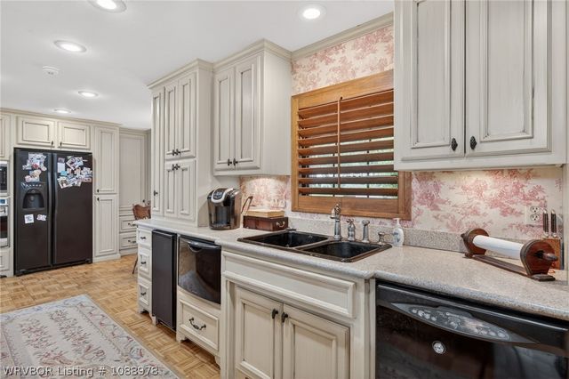 1306 Hidden Valley Street, Van Buren, AR 72956
