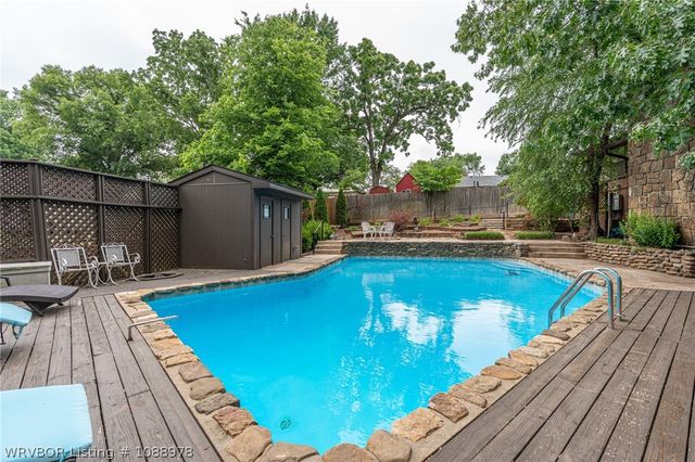 1306 Hidden Valley Street, Van Buren, AR 72956