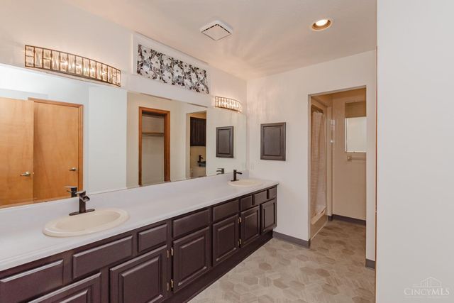 430 Craftsbury Court, Kettering, OH 45440