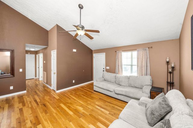 2213 Riverway Dr, Old Hickory, TN 37138