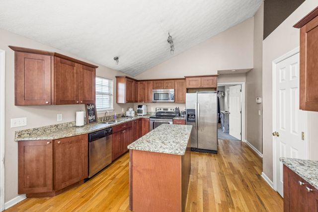 2213 Riverway Dr, Old Hickory, TN 37138