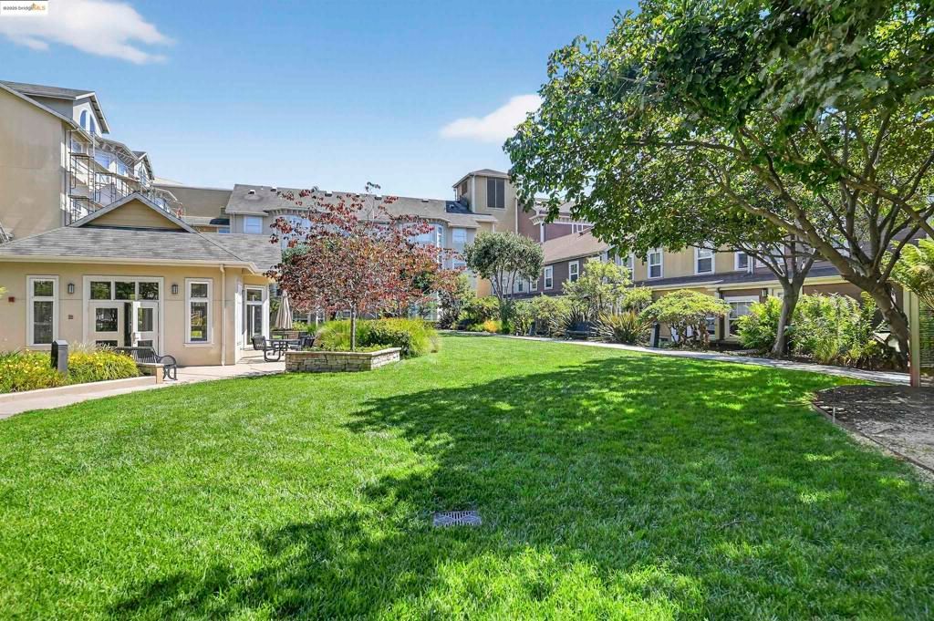 555 10Th St 113, Oakland, CA 94607