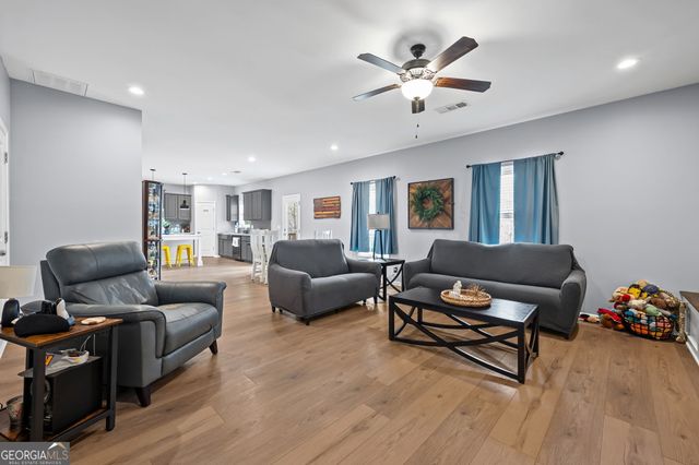 130 Canyon Lake Drive, Moreland, GA 30259