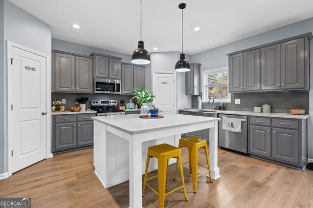 130 Canyon Lake Drive, Moreland, GA 30259