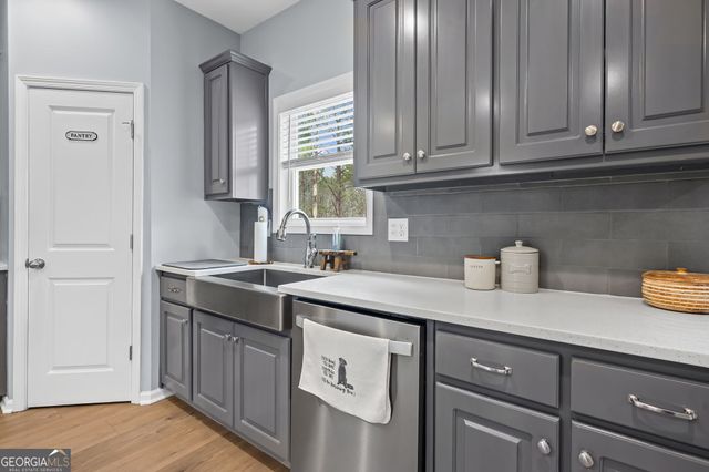 130 Canyon Lake Drive, Moreland, GA 30259