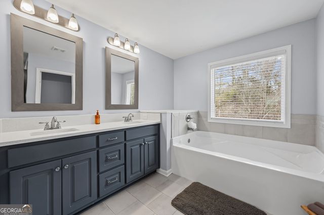 130 Canyon Lake Drive, Moreland, GA 30259