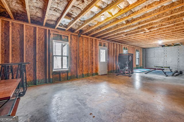 130 Canyon Lake Drive, Moreland, GA 30259