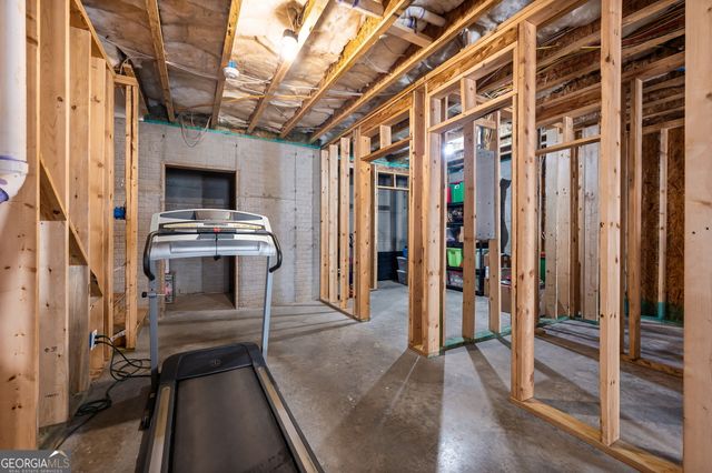 130 Canyon Lake Drive, Moreland, GA 30259