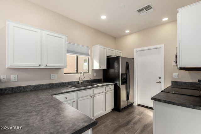 2101 S MERIDIAN Road 204, Apache Junction, AZ 85120