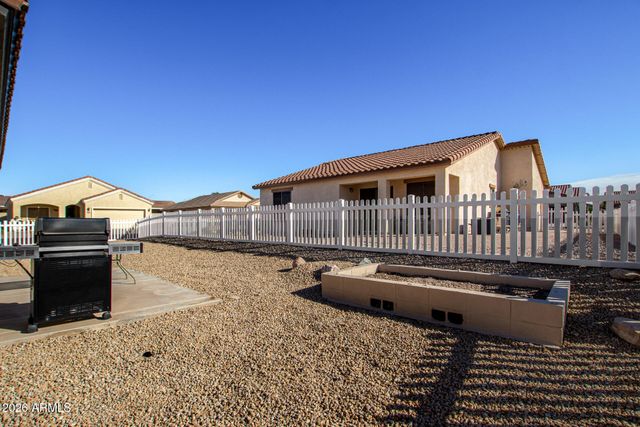 2101 S MERIDIAN Road 204, Apache Junction, AZ 85120