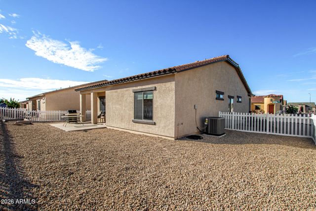 2101 S MERIDIAN Road 204, Apache Junction, AZ 85120