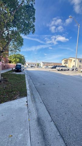 440 E 23rd St 1401, Hialeah, FL 33013
