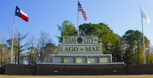 4721 Shelby Shore Drive, Texas City, TX 77591