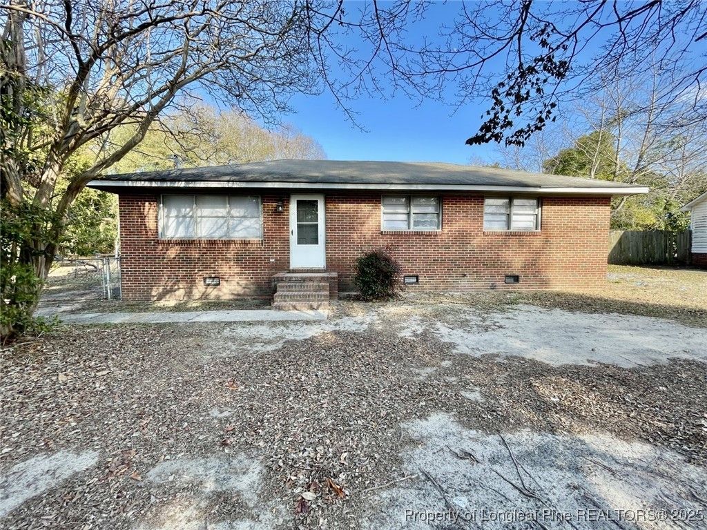 1929 Crestview Drive, Fayetteville, NC 28304